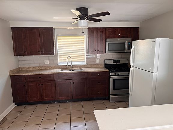 2nd image of 18446 Torrence Ave APT 1E