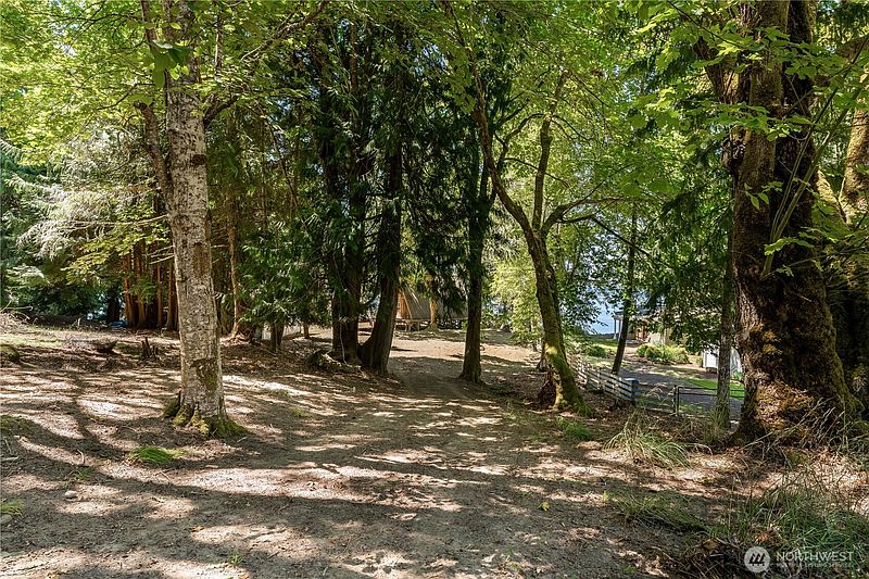5th image of 922 W Herron Boulevard NW