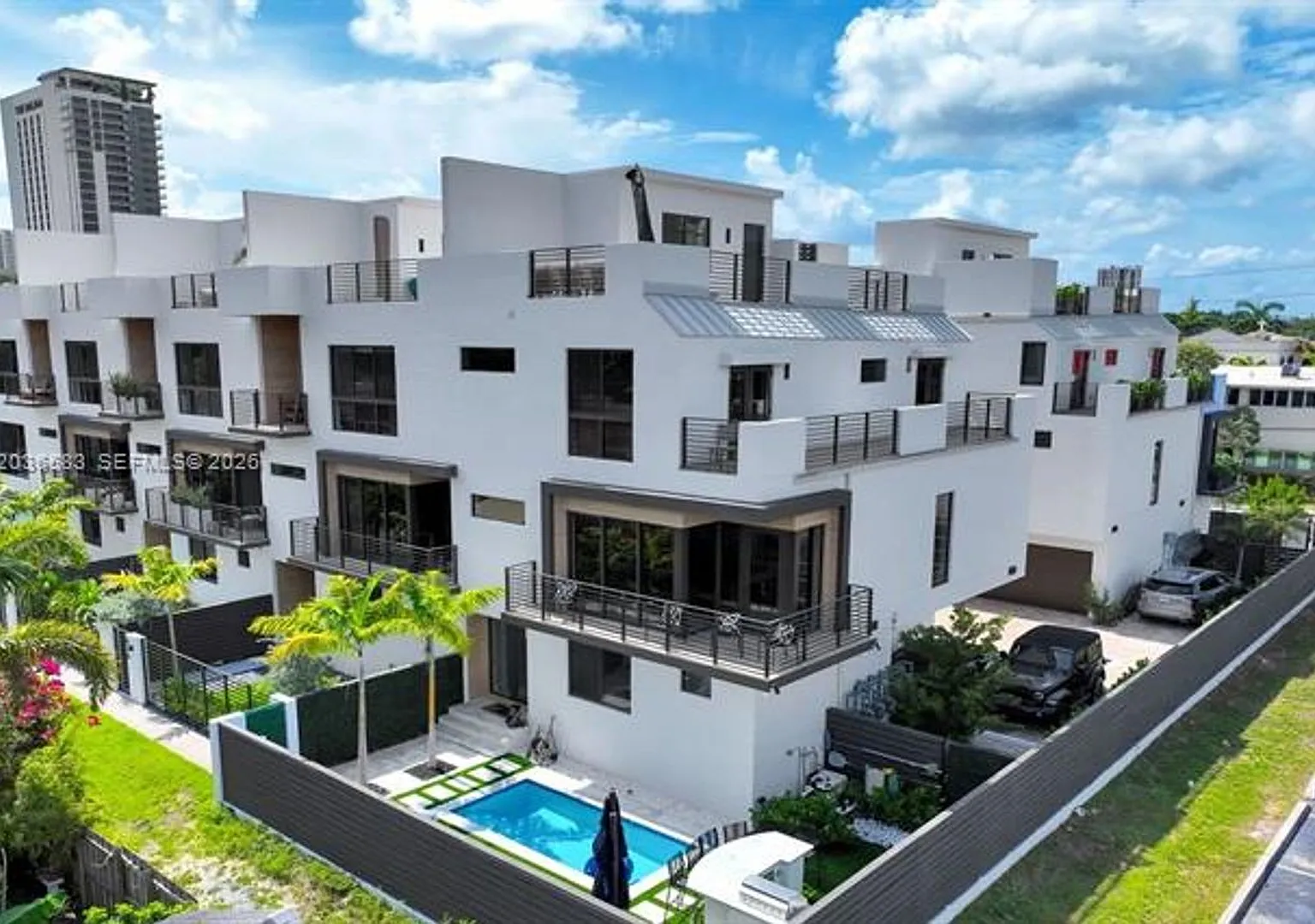820 NE 2nd St th 1, Fort Lauderdale, FL 33301 — Photo 2