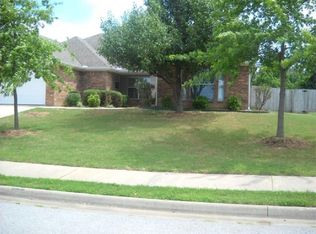 2811 Essex Pl, Springdale, AR 72762