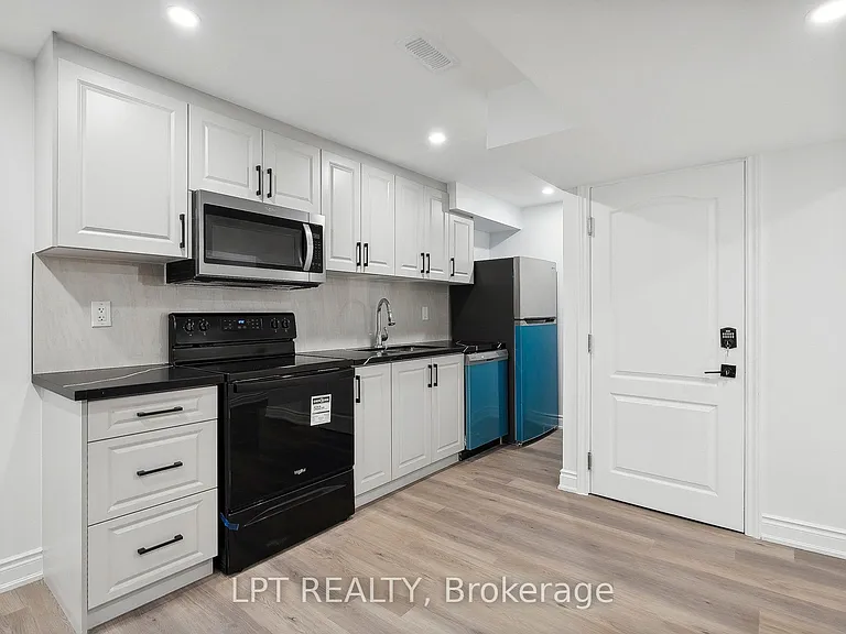 140 Springvalley Cres #LOWER — Photo 9