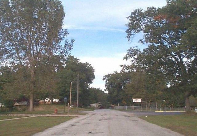 2nd image of 802 Tyler Ave