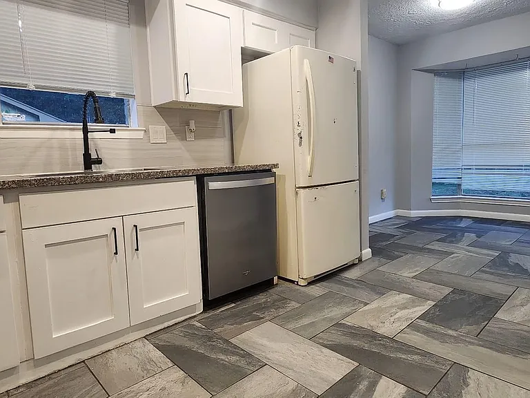 23431 Dew Wood Ln — Photo 9