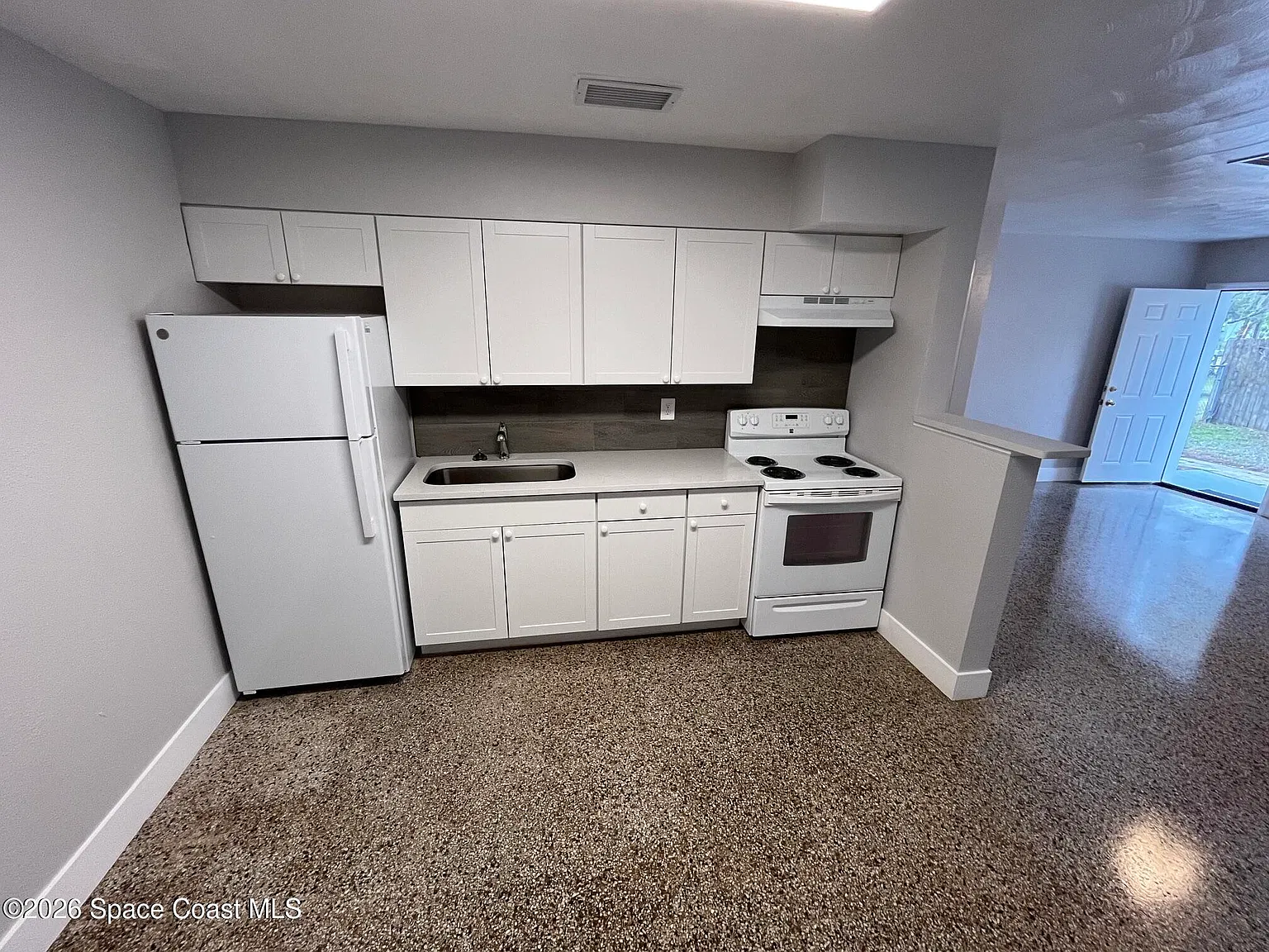 2 bed, 896 sqft, $1,500 — Photo 3