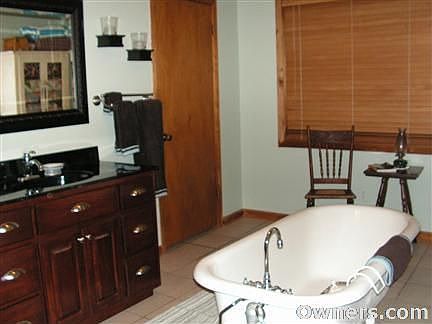 Master Bathroom, upstairs