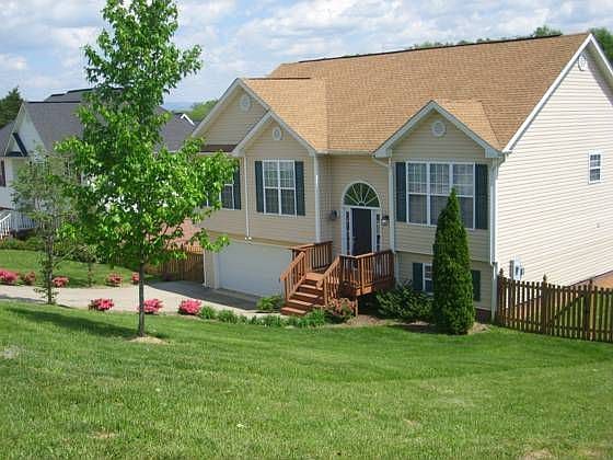 1st image of 102 Judd Ln