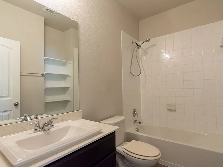 649 Donegal Ln — Photo 22