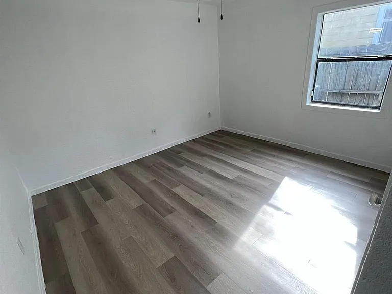 2107 Garvey Dr — Photo 17