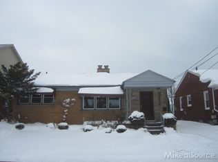 23323 Clairwood St, Saint Clair Shores, MI 48080