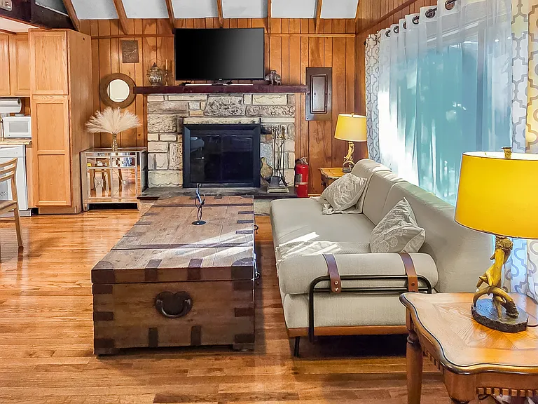 181 Tepee Dr — Photo 5
