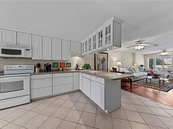 3rd image of 2264 Winkler Ave APT 203