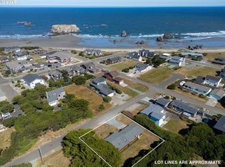 865 Newport Ave SW, Bandon, OR 97411