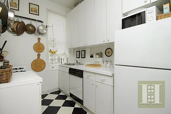 Rented by Halstead Real Estate | media 16