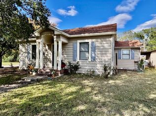 406 W Broadway St, Marietta, OK 73448