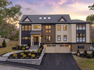 12 Hill St, Needham Heights, MA 02494