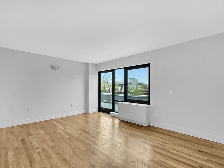 142 Richards St #4B — Photo 1
