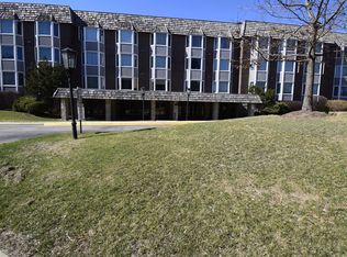 400 Ascot Dr APT 3M, Park Ridge, IL