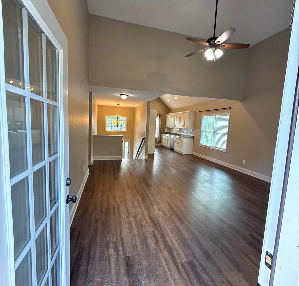 3 bed, 1994 sqft, $2,070 — Photo 4