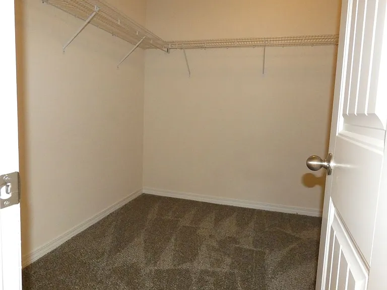 5637 Peach Dr — Photo 12