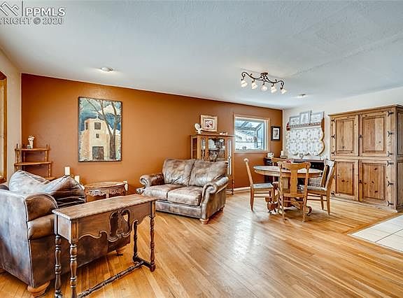 4th image of 3142 Larkspur Dr
