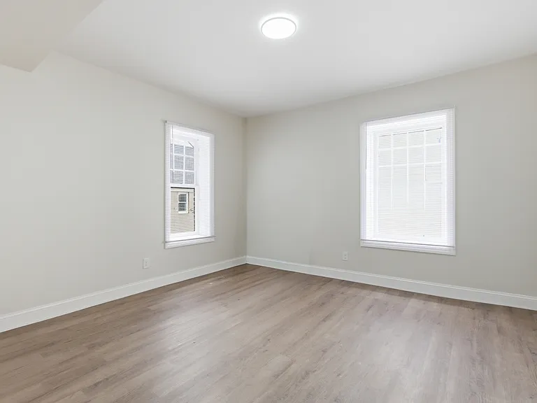 4635 John R St #4 — Photo 10