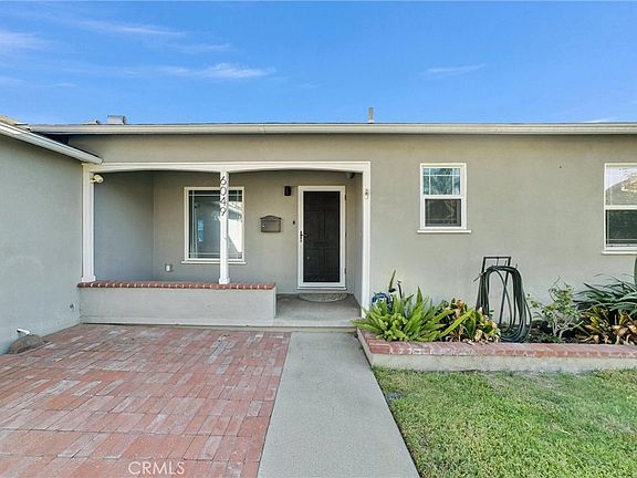 3rd image of 6049 Colonial Dr