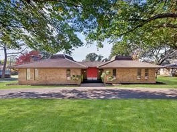 1921 Briarwood Dr, Grand Prairie, TX 75050