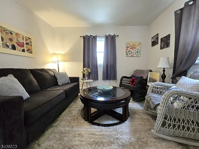 83 Allen St #1 — Photo 9
