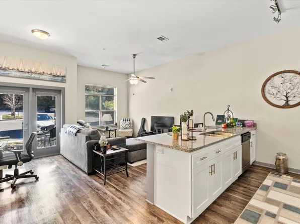 782 Riverfront Pkwy Unit 109, Chattanooga, TN 37402