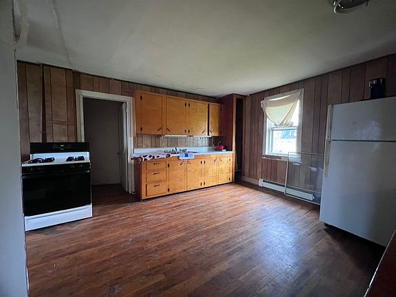 2nd image of 343 Bank St #C