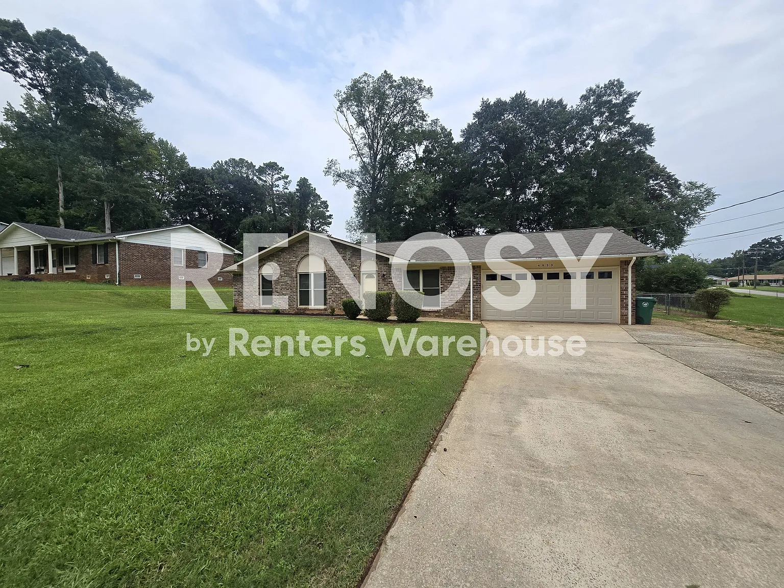 3/2 Decatur Rental w/ HUGE, Fenced In Back Yard — Photo 2