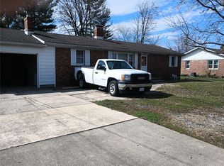 818 Circle Dr, Bethalto, IL