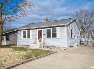 1410 S 7th St, Pekin, IL 61554