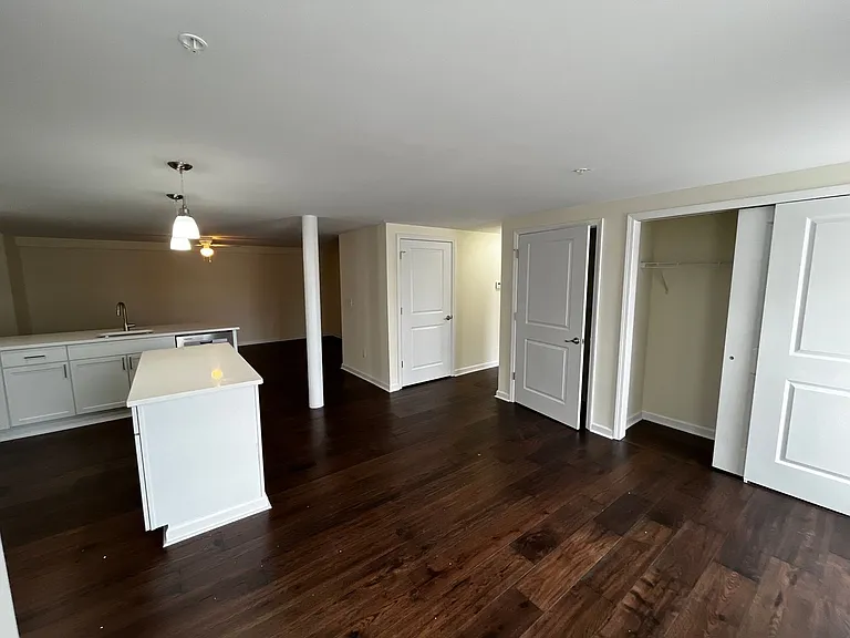 883 Broadway — Photo 23