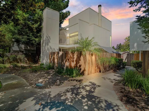 107 Woodsworth Ln, Pleasant Hill, CA 94523