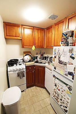 3rd image of 319 W 106th St APT 3B