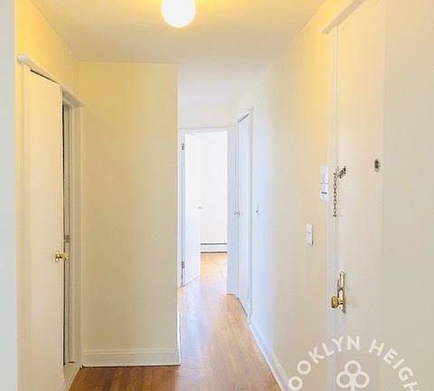 4th image of 466 Myrtle Ave #1