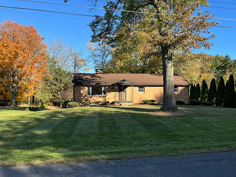 Valley View Dr — Photo 8