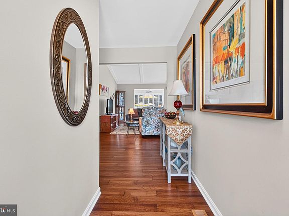4th image of 34766 Lauren Dr