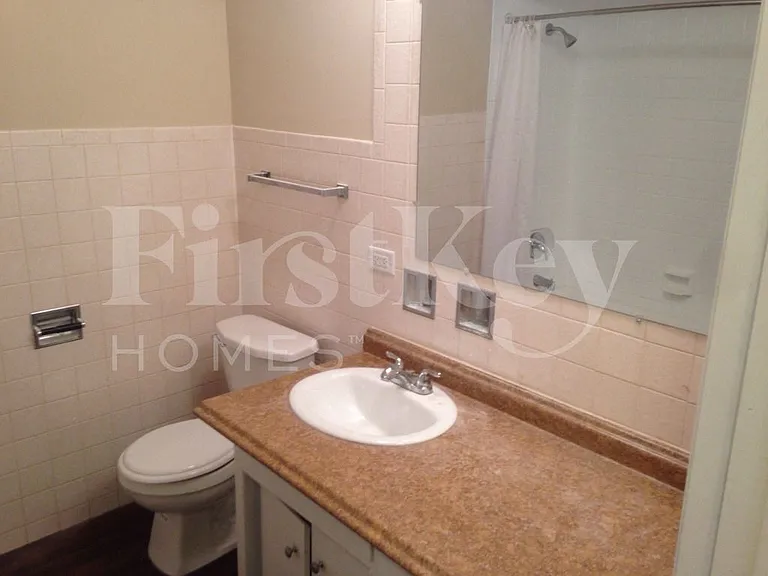 817 Rose Ln — Photo 21