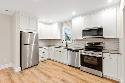 26 Lyndale Ave #2 Photo 1