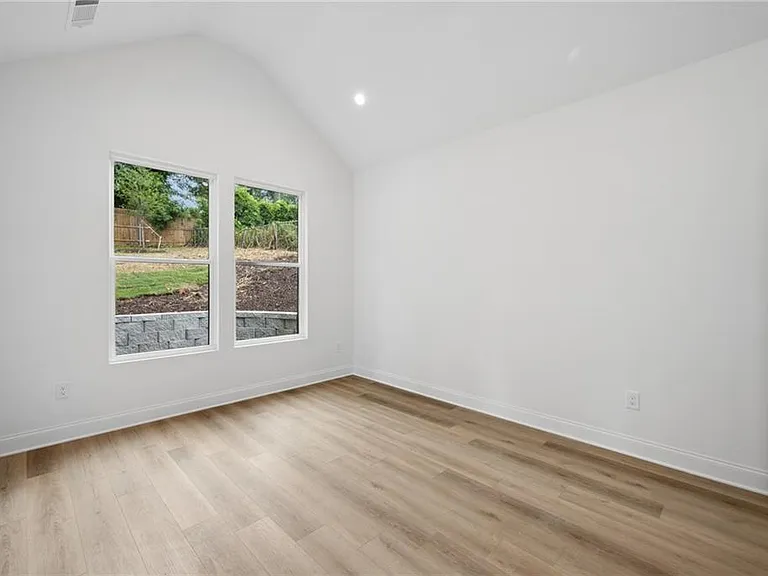 2050 Morehouse Dr NW — Photo 19