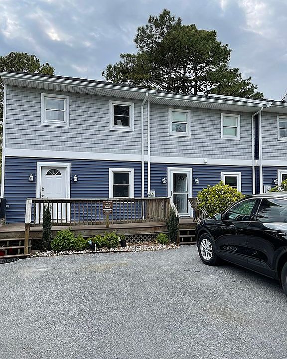 2nd image of 20902 South Ave APT B