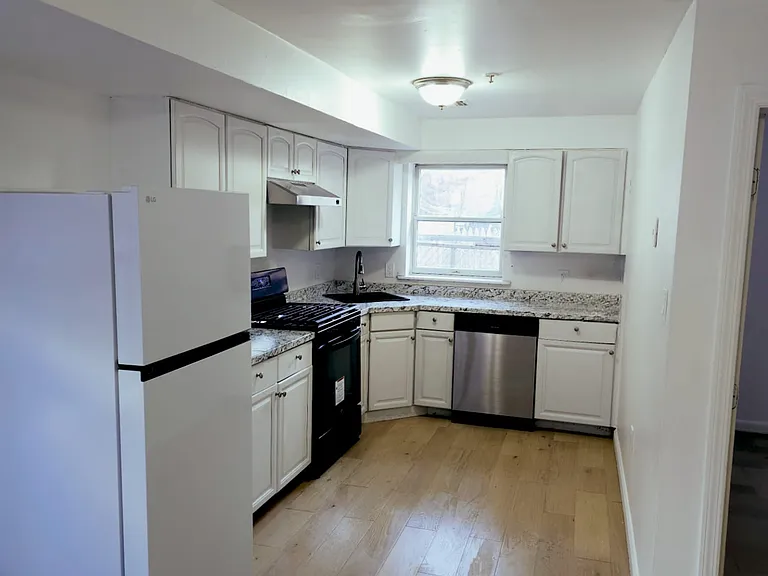 109 69th St #1 — Photo 2