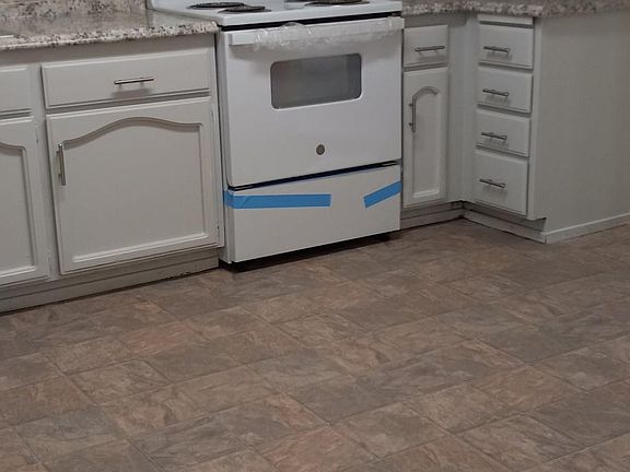 5th image of 1673 Matthew Dr