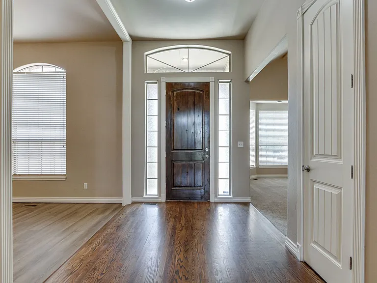 3341 Heritage Green Cir — Photo 8