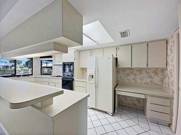 4th image of 5506 Echo Pines Circle W