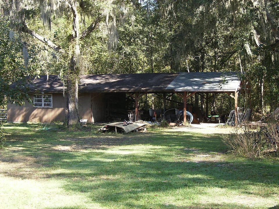 2nd image of 2839 SE Country Club Rd