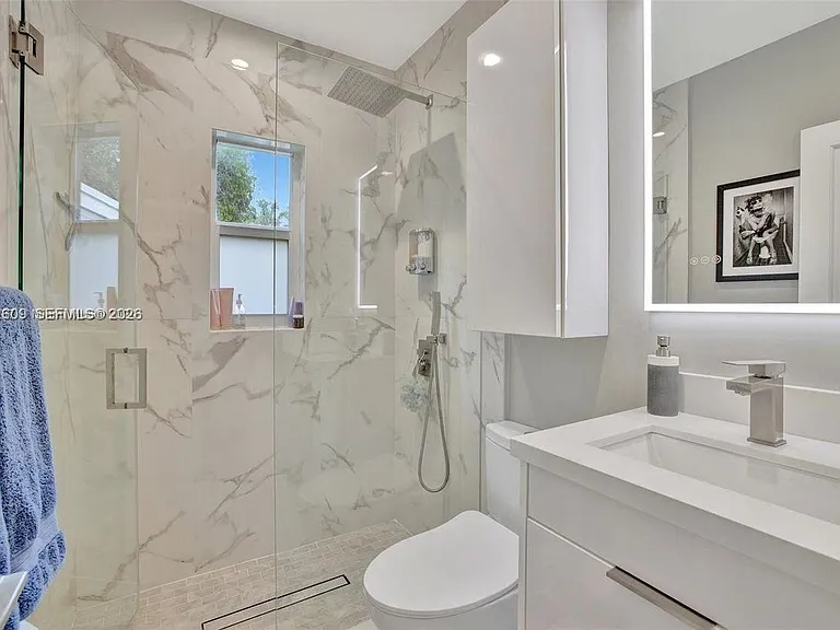 828 SW 15th St — Photo 11