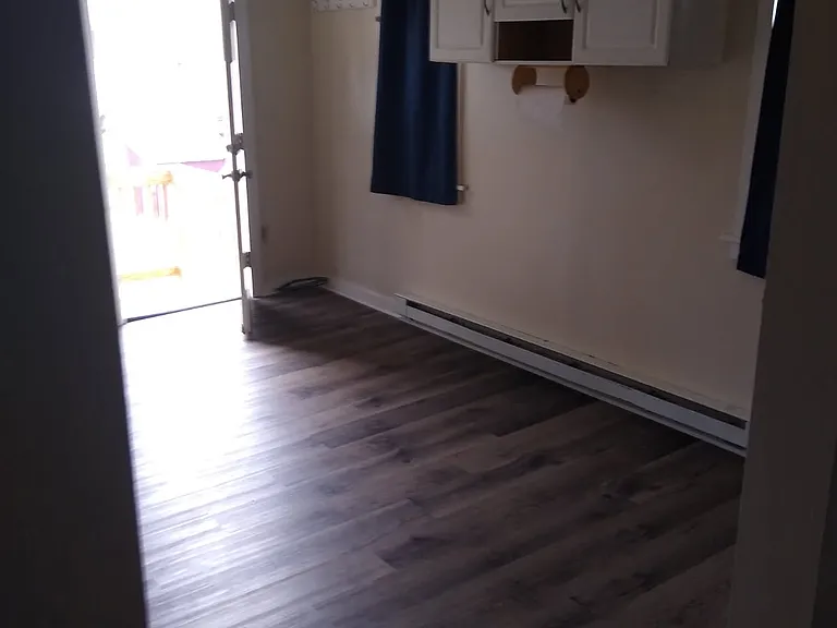 137 E Main St — Photo 9